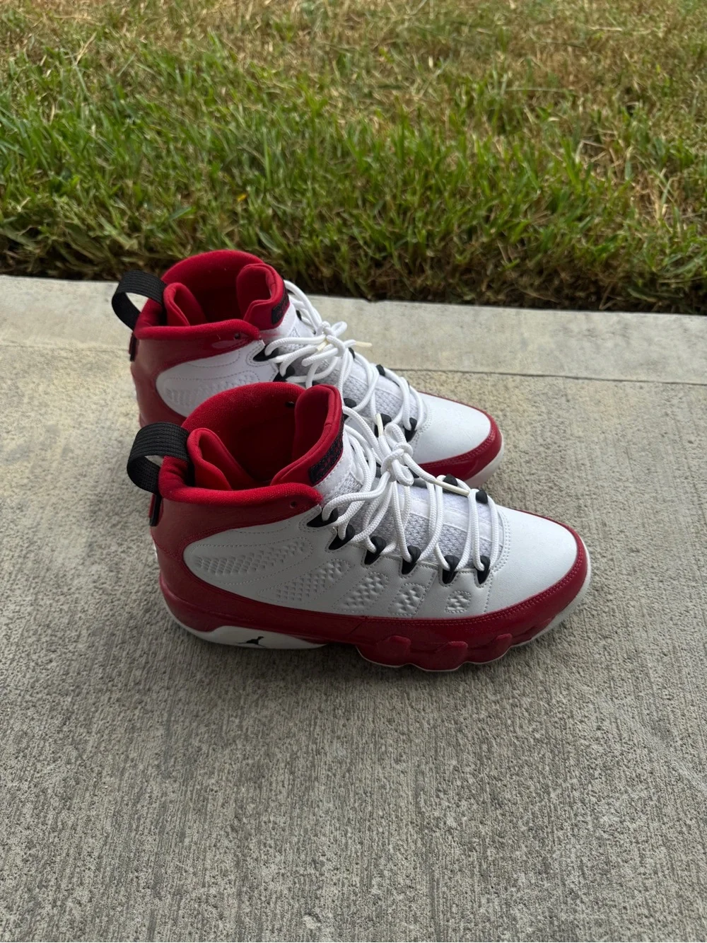 Gym Red Retro 9s. Size 8M 9.5W. 9.5/10 Condition. WORN 1X!! No Box, Comes With C